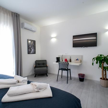 Affittacamere Mani - Camere Con Bagno Privato Gela Eksteriør bilde