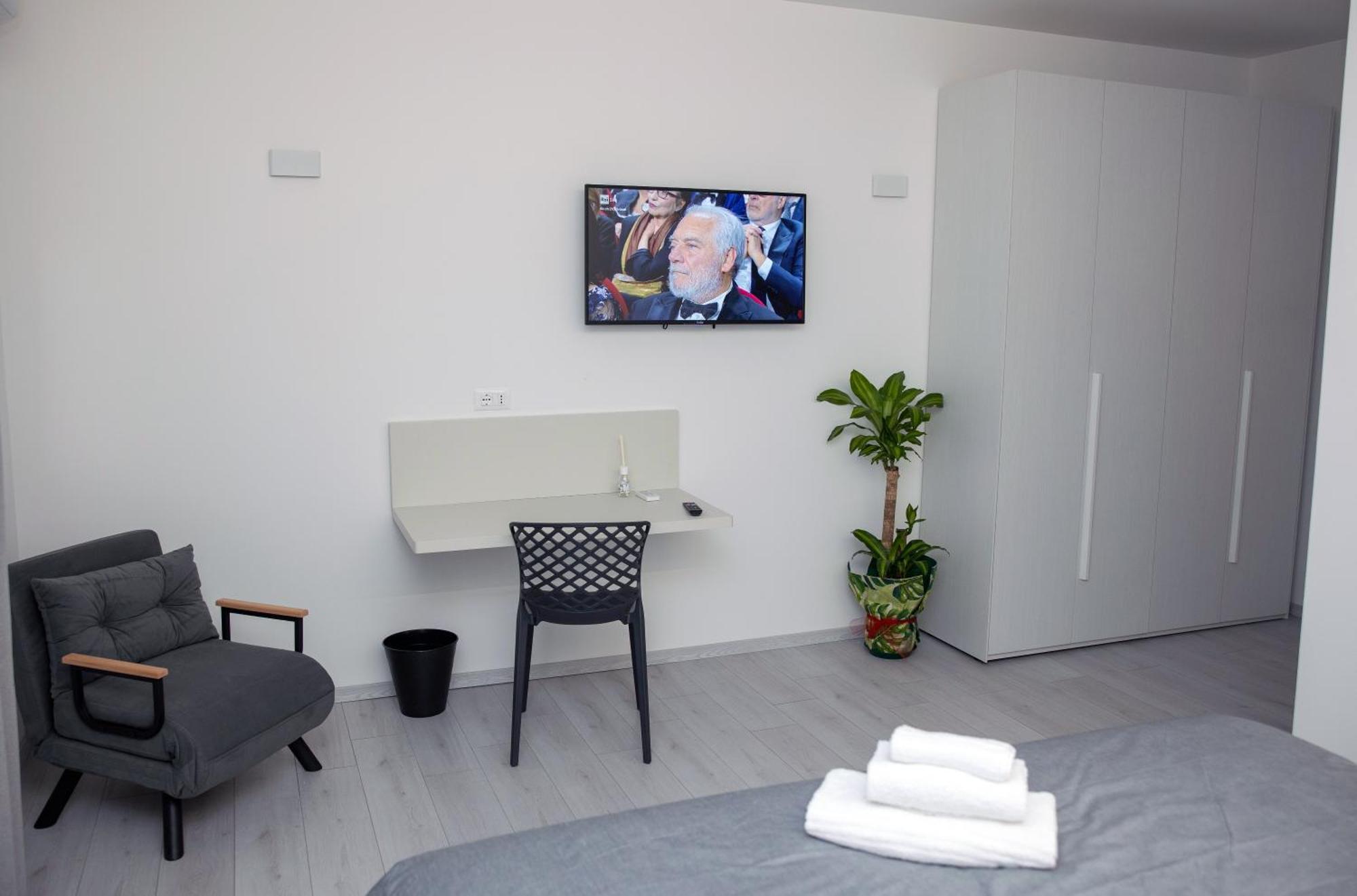 Affittacamere Mani - Camere Con Bagno Privato Gela Eksteriør bilde
