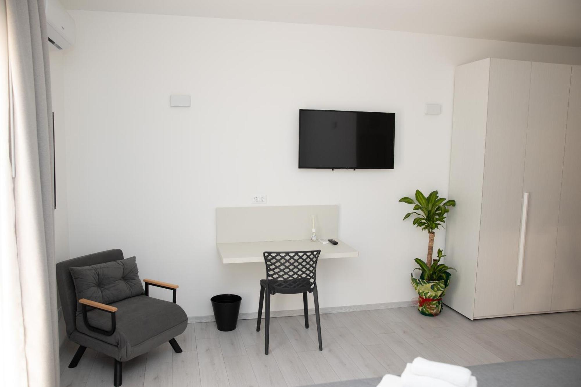 Affittacamere Mani - Camere Con Bagno Privato Gela Eksteriør bilde