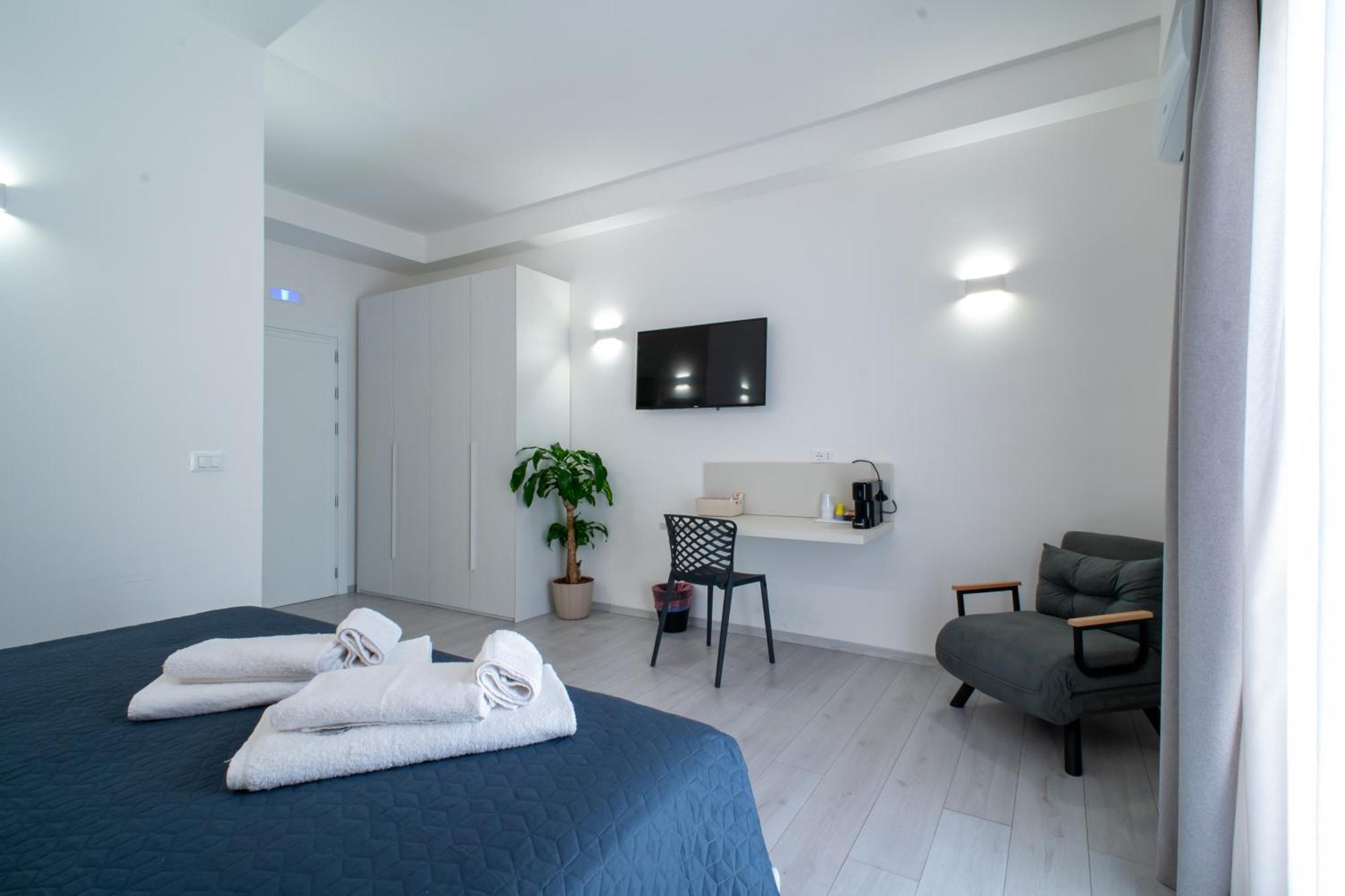 Affittacamere Mani - Camere Con Bagno Privato Gela Eksteriør bilde