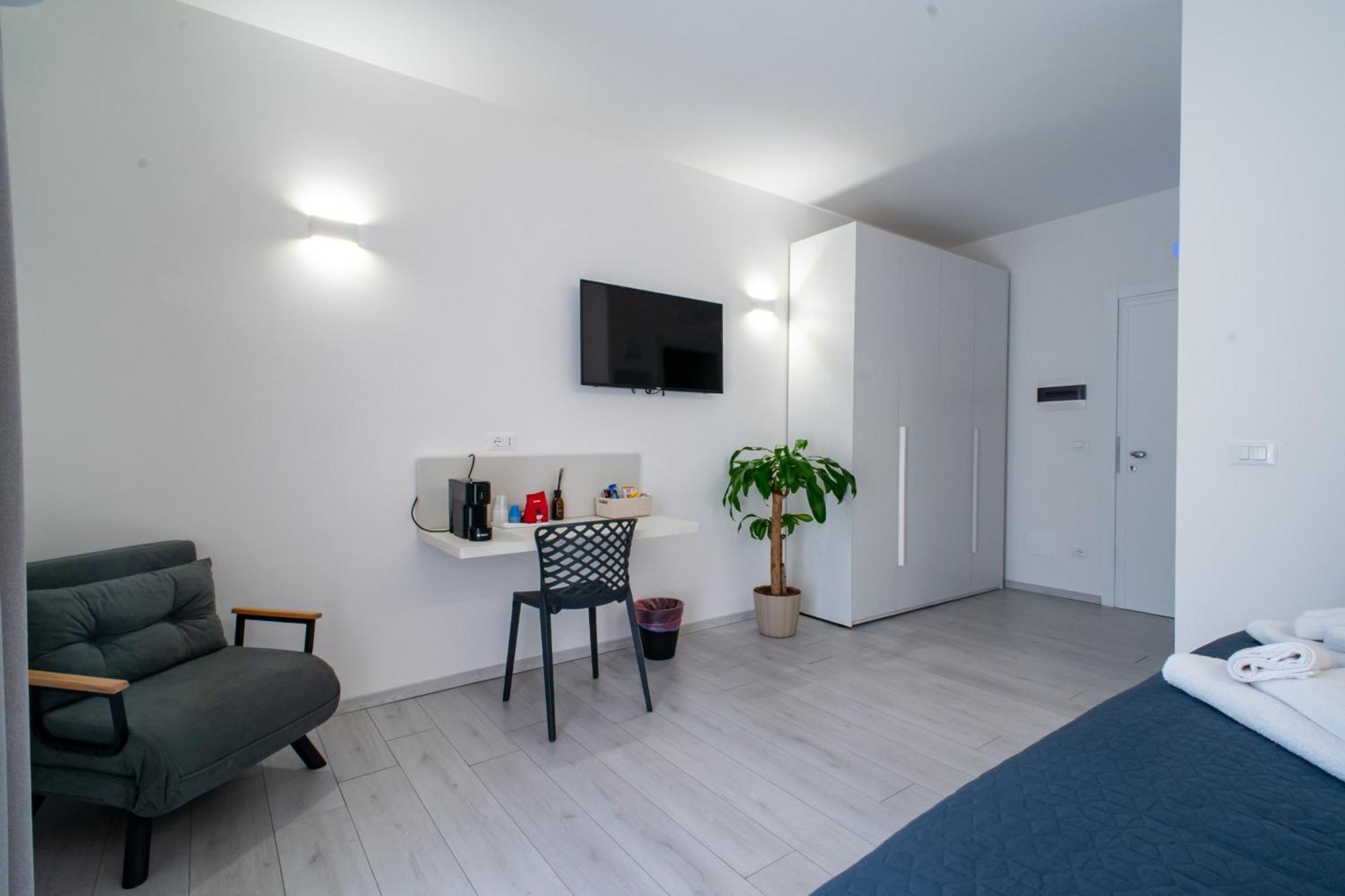 Affittacamere Mani - Camere Con Bagno Privato Gela Eksteriør bilde